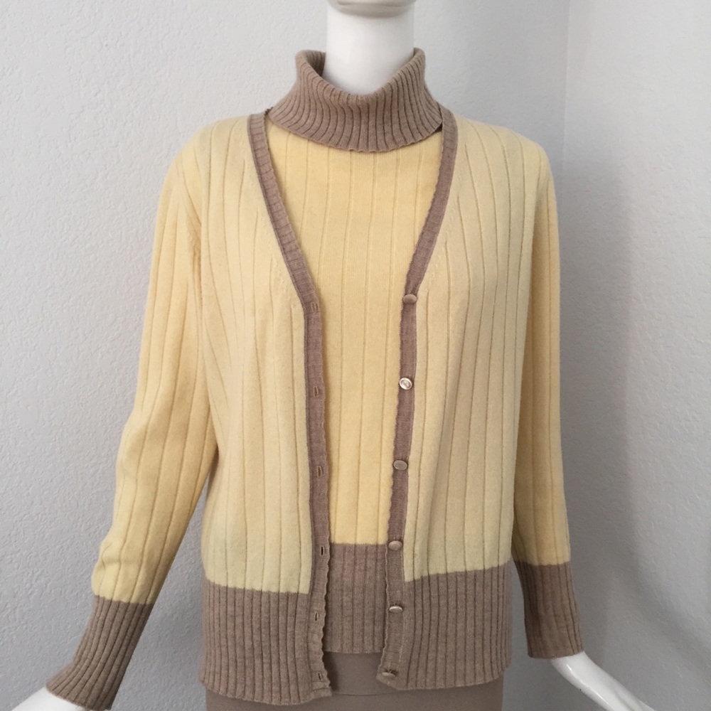 Escada yellow sweater set
